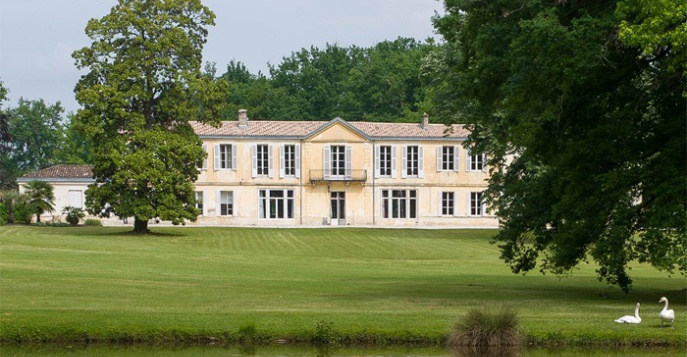 Отель Chateau le Thil 5*
