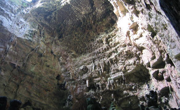 Туристические маршруты Кастеллана-Гротте – от пещер до монастырей