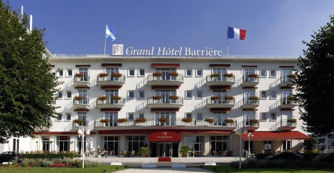 Отель Grand Hotel Barrière Enghien-les-Bains 4*