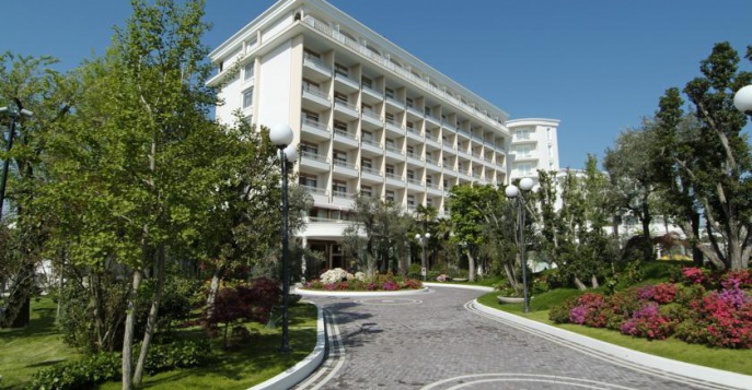 Отель Hotel La Residence & Idrokinesis 4*