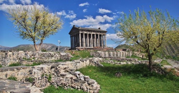 Храм Гарни, Армения