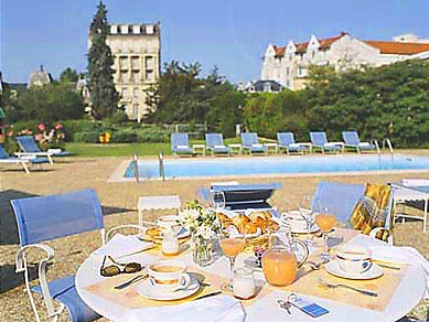 Отель Novotel Vichy 3*, Франция
