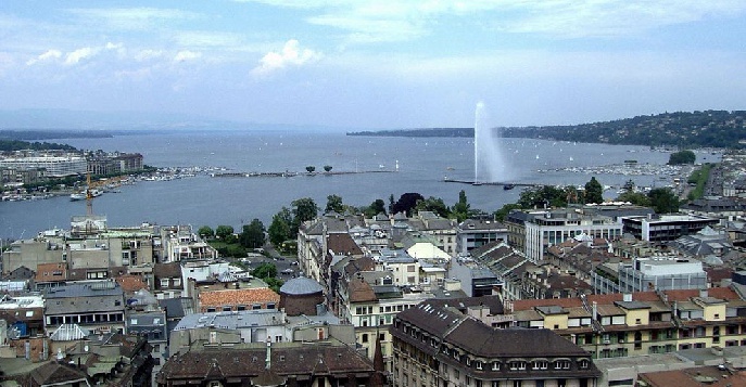 Пловцы пересекут Женевское озеро при температуре воды +4 градуса