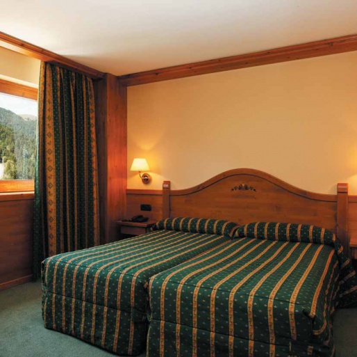 ����� Sport Hotel Village 4*, �������