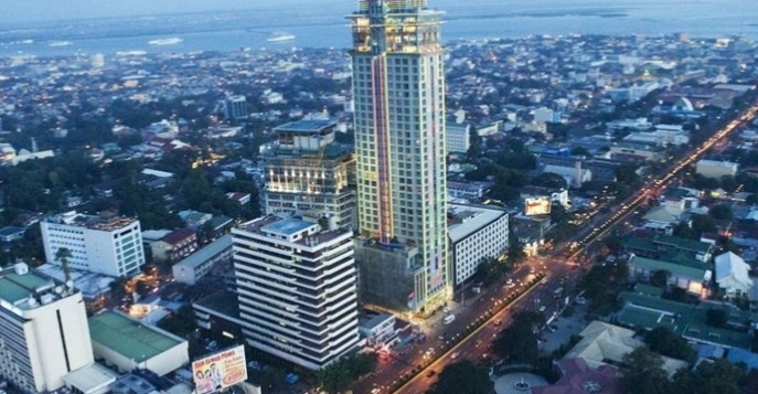 Отель Cebu Crown Regency Hotel and Towers 4*