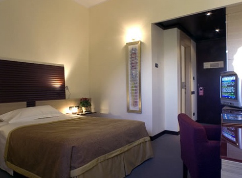����� Jolly Hotel Milano Due 4*, ������