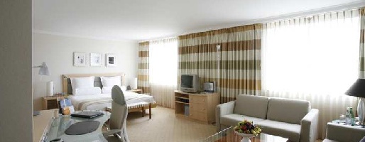����� Hilton Dusseldorf 5*, ��������