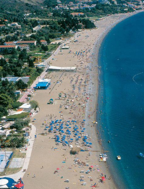 Пляж в отеле Mediteran 4*, Черногория