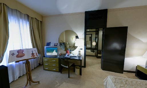 ����� Palace Bari Domina Hotel & Conference Center 4*, ������