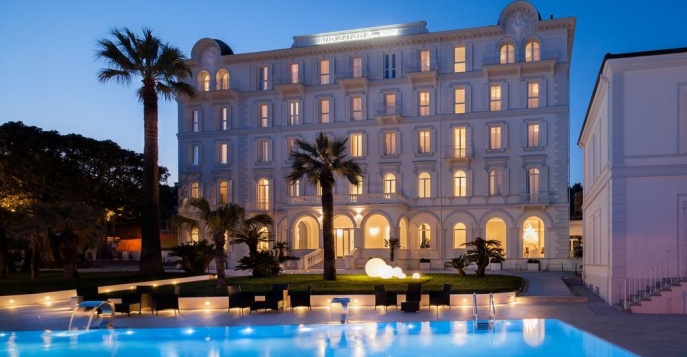 Отель Miramare Continental Palace 4*