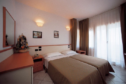 ����� Pugnochiuso Gruppo Marcegaglia S.R.L. 4*, ������