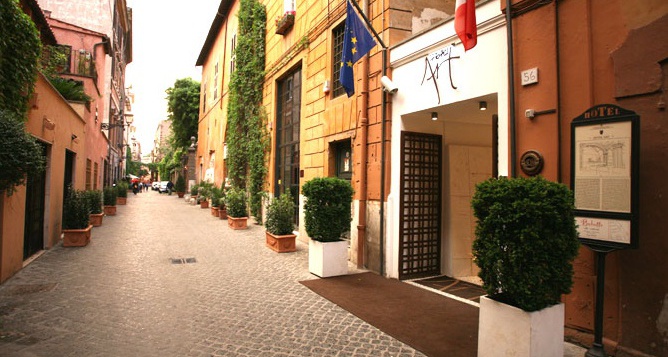 ����� Art By The Spanish Steps 4*