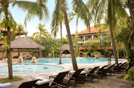 ����� Santika �each 4*