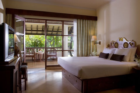 ����� Santika �each 4*, ���������