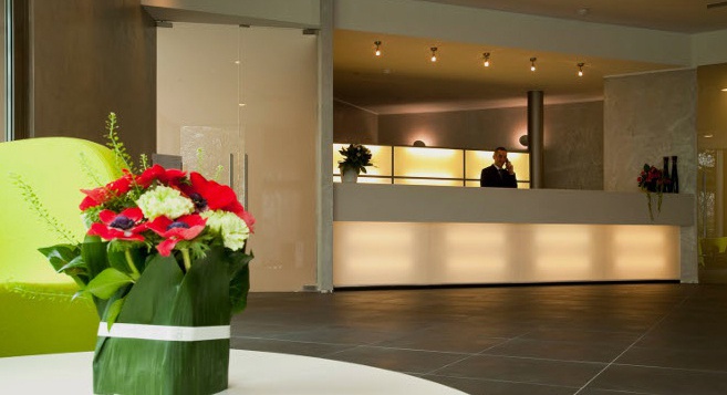 ����� The Hub 4*