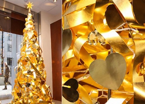 Золотая рождественская ёлка появилась в Токио