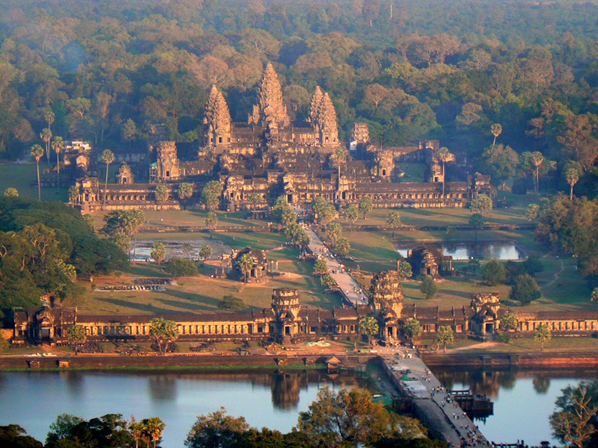 Храм в долине Ангкор Ват