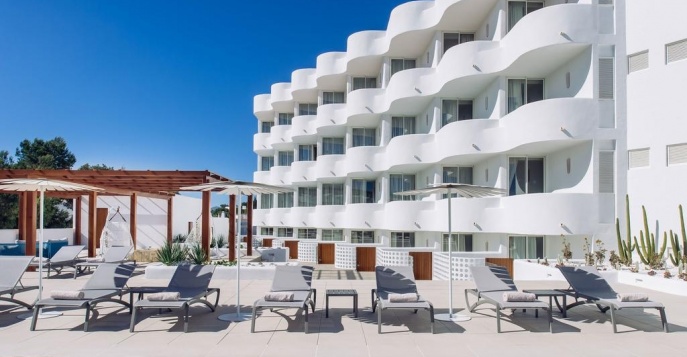 Отель Inturotel Cala Esmeralda 4*