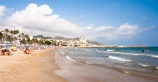 На каталонские пляжи привезли отборный песок