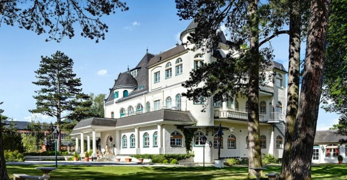 Отель Schloss Igls 5*