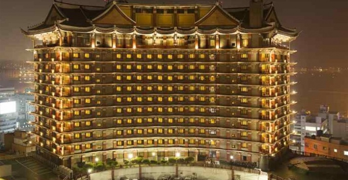 Отель Commodore Hotel Busan 4*