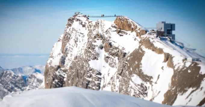 Первый в мире стеклянный мост между горами появится в Швейцарии