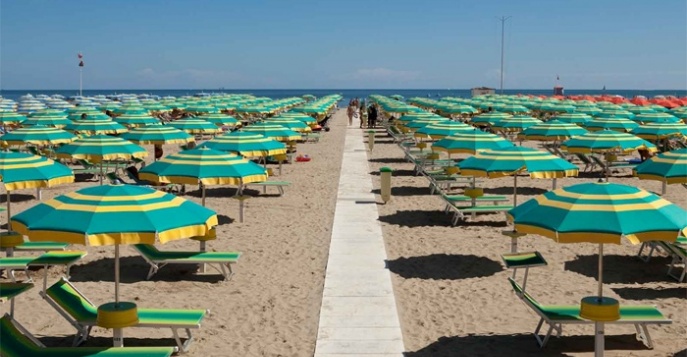 Итальянский курорт Римини обзавелся огромным пляжем