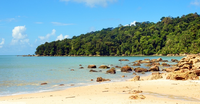 Пляжный отдых на побережье Дамаи, Малайзия