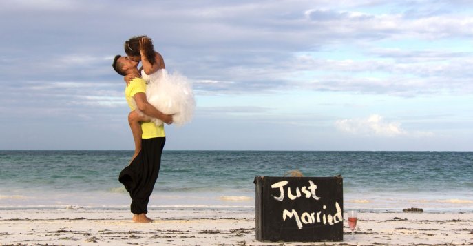 Свадьба на белом песке тропического пляжа, ЮАР