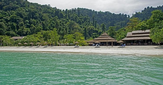 Отель на частном острове Victoria Cliff Resort Nyaung Oo Phee Island 5*, Мьянма