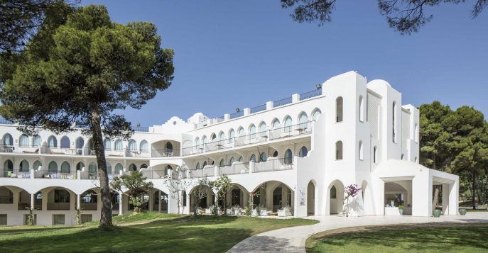 Отель Falkensteiner Resort Capo Boi 5*