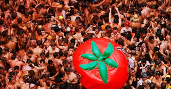 В Испанию на томатную битву La Tomatina!