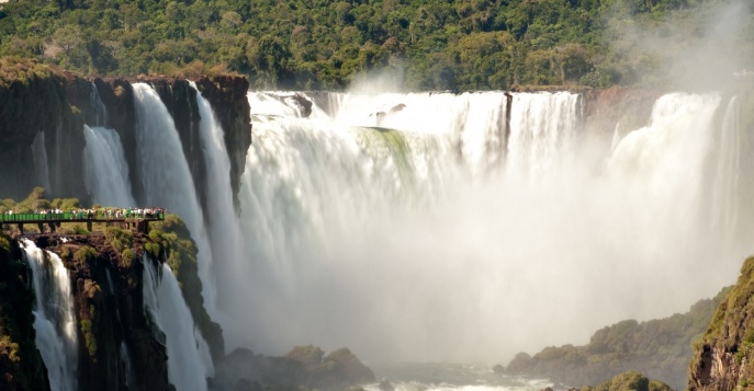 Вы увидите знаменитый каскад из 275 водопадов – Фоз де Игуасу!