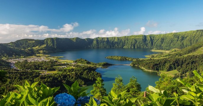 Сочный дуэт Азорских островов: зеленый Сан Мигель и желтая Санта Мария