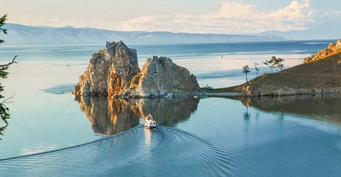 Скала Шаманка - озеро Байкал, Россия