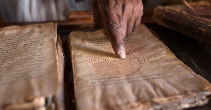 Шингети. Древние библиотеки, где хранятся книги и рукописи 13-15 веков, Мавритания