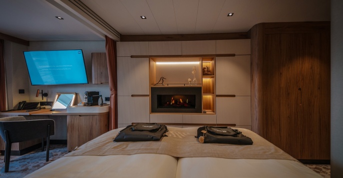 Экспедиционное судно SH Minerva