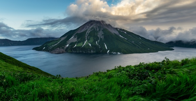 Необитаемый остров Онекотан - Курильские острова, Россия