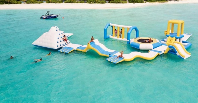 Lil` Shark Kid`s Club - детский клуб для детей от 2 лет в отеле The Standard Huruvalhi Maldives 5* 