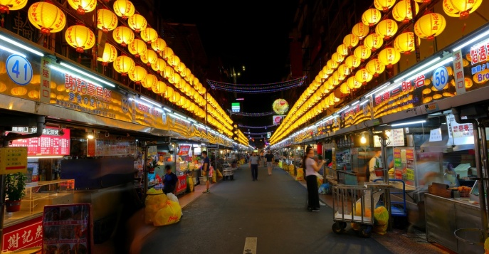 Ночной рынок Мяокоу, где можно попробовать типично тайваньские кулинарные изыски