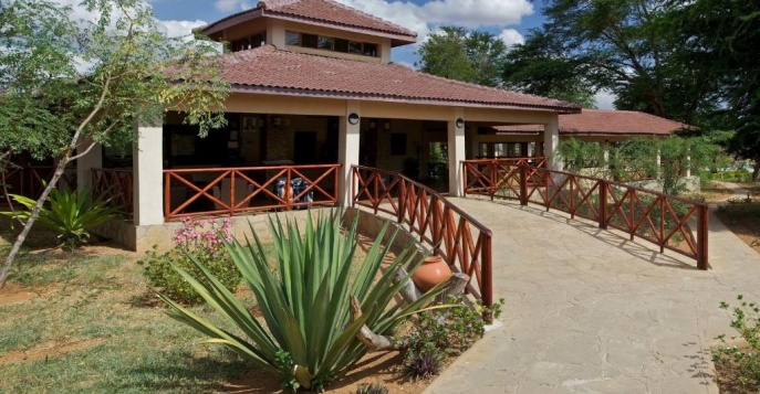Лодж Ashnil Aruba Lodge - Парк Тсаво, Кения