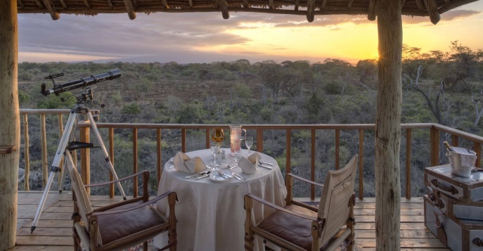 Кэмп Finch Hattons Luxury Camp - парк Тсаво, Кения
