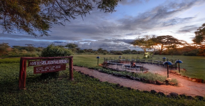 Лодж Amboseli Sopa Lodge - парк Амбосели, Кения	