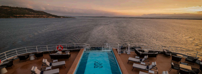 На судне SH Minerva Вас ждут высокий уровень комфорта и сервиса, современный утонченный дизайн, элегантные интерьеры в стиле скандинавский шик и атмосфера уютного бутик-отеля на борту.