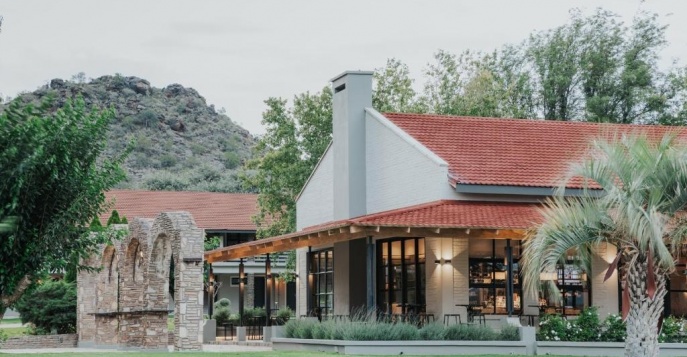 Лодж Midgard Country Lodge, Намибия