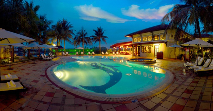 Отель Hoi An Beach Resort 4*