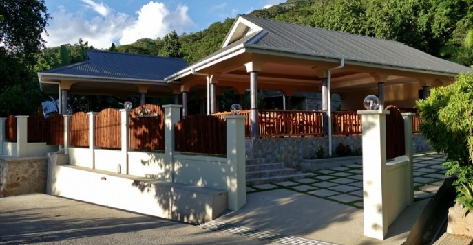 Отель Bernique Guest House