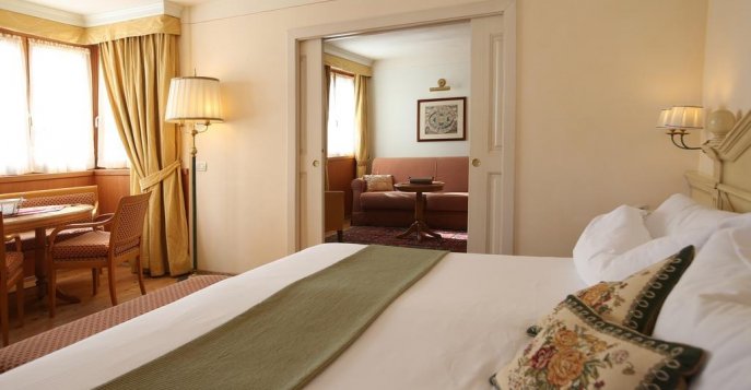 Отель Alpen Suite 5*Luxe, Италия