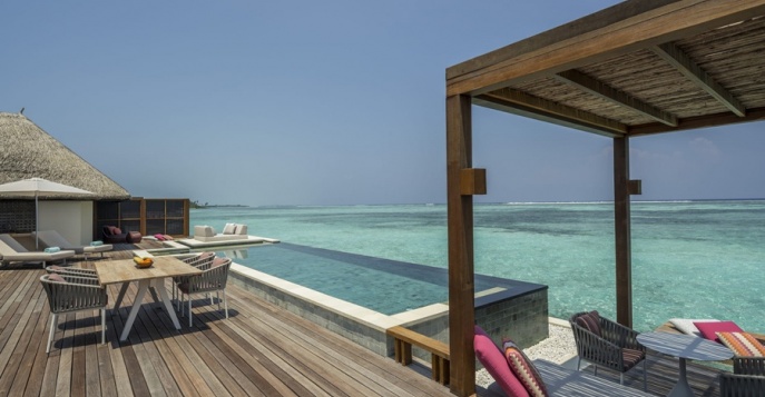 Отель Four Seasons Resort Maldives at Kuda Huraa 5*, Мальдивские острова