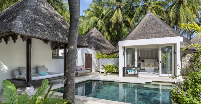 Отель Four Seasons Resort Maldives at Kuda Huraa 5*